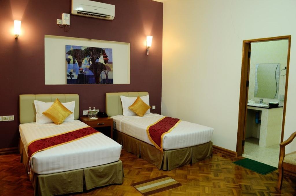 Myat Nan Yone Hotel Naypyidaw Habitación foto