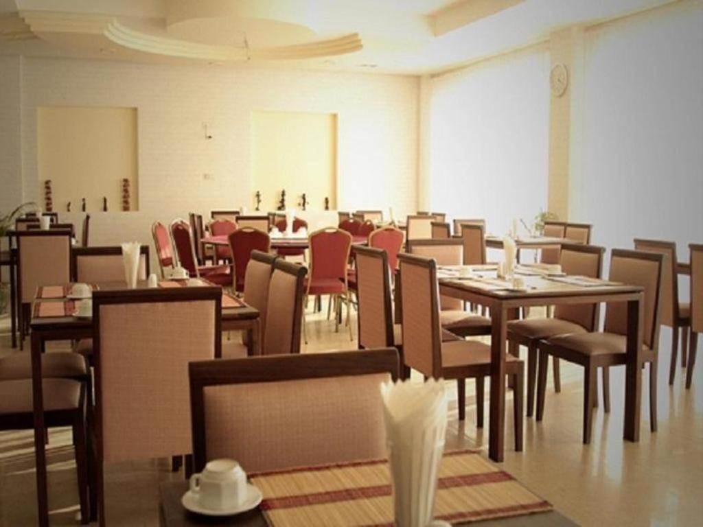 Myat Nan Yone Hotel Naypyidaw Exterior foto
