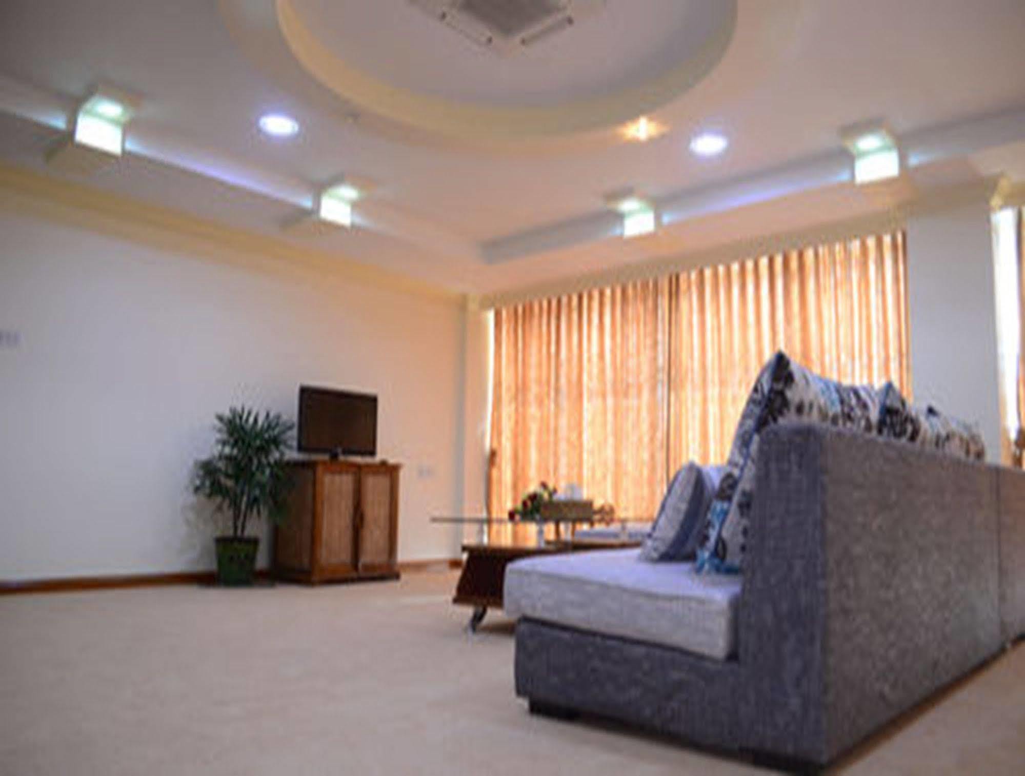 Myat Nan Yone Hotel Naypyidaw Exterior foto