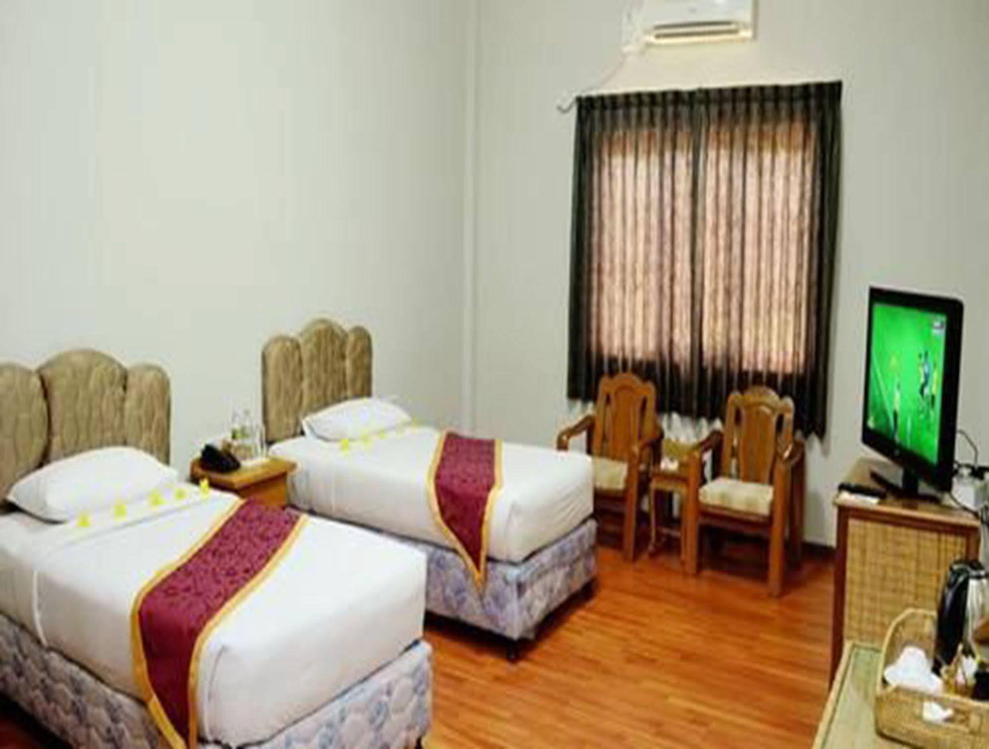 Myat Nan Yone Hotel Naypyidaw Exterior foto