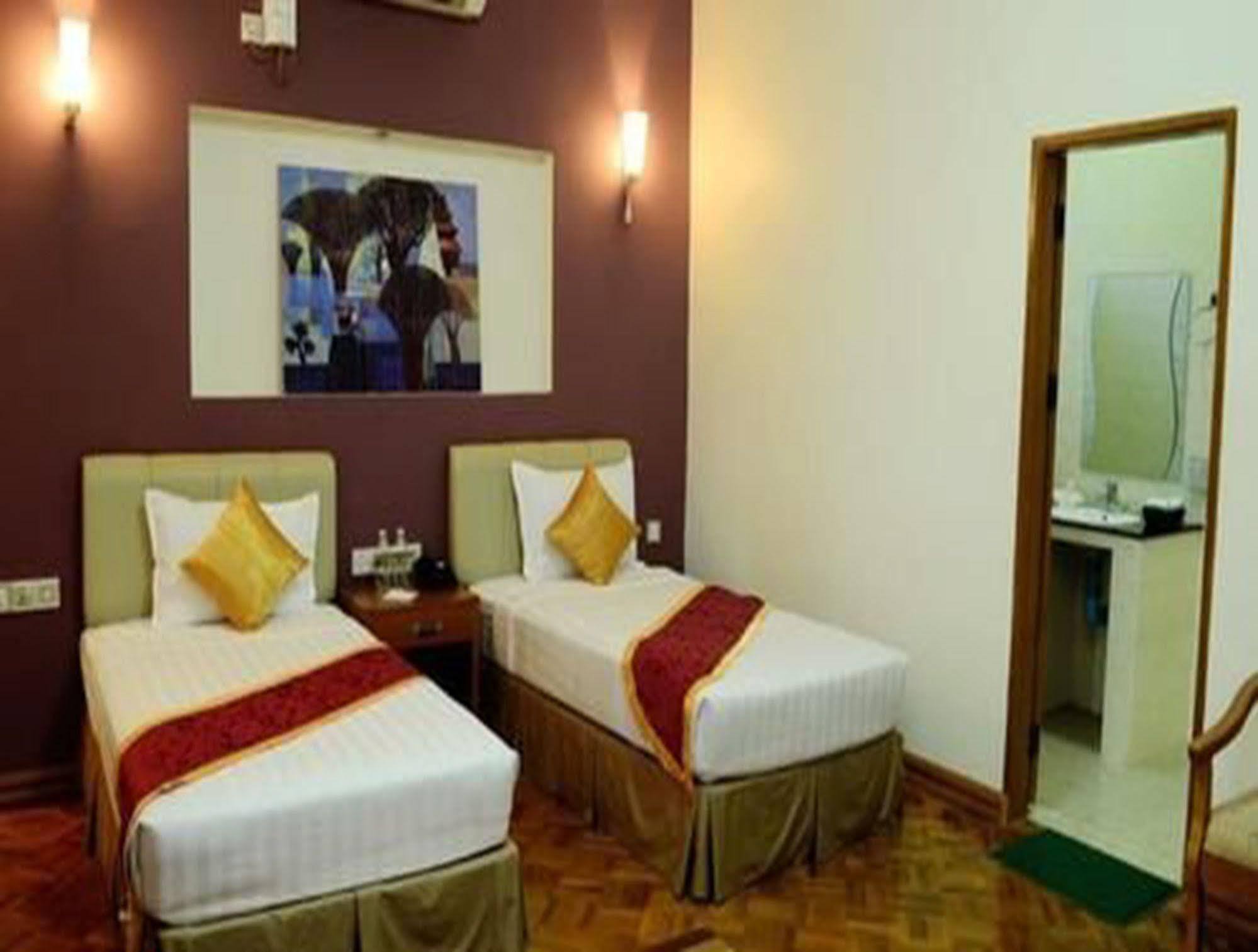 Myat Nan Yone Hotel Naypyidaw Exterior foto