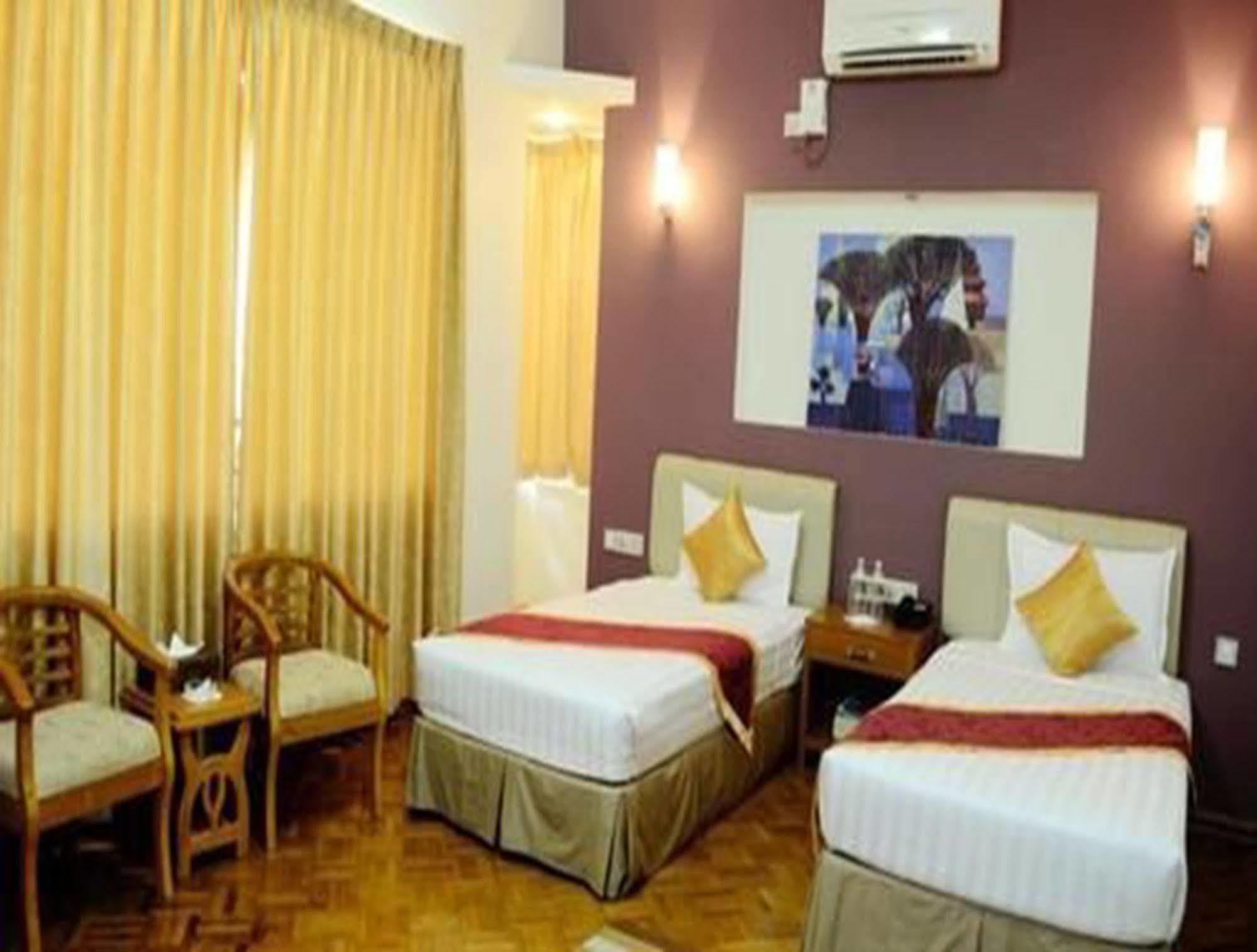 Myat Nan Yone Hotel Naypyidaw Exterior foto